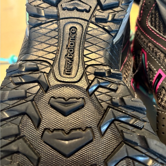 New Balance trail sneakers 9.5 very good condition - Picture 12 of 13